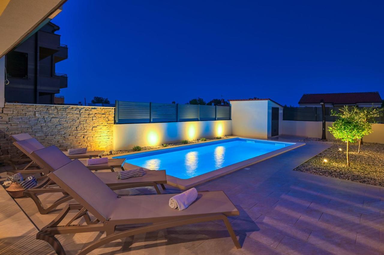 Apartment Zala With Private Pool Liznjan Exterior photo